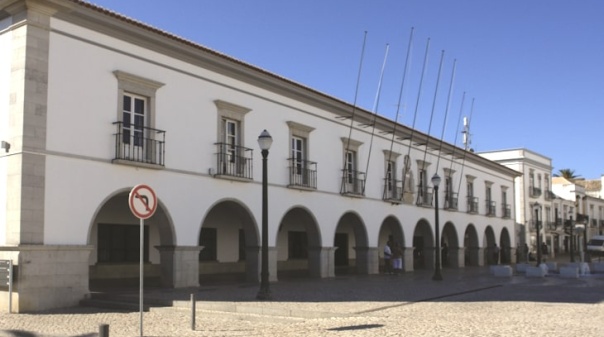 Assembleia Municipal de Tavira aprova louvores ao Santaluziense e a investigadora