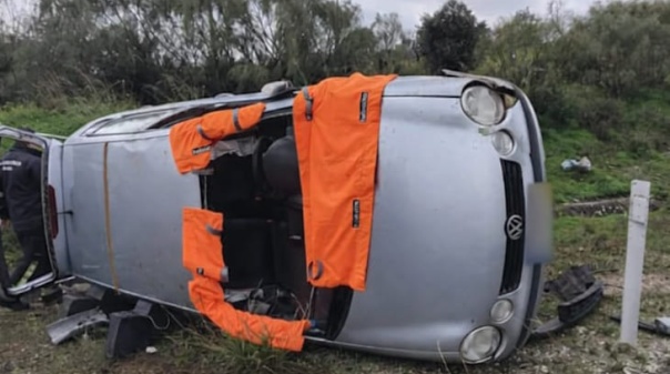 Mulher ferida com gravidade em capotamento na A22