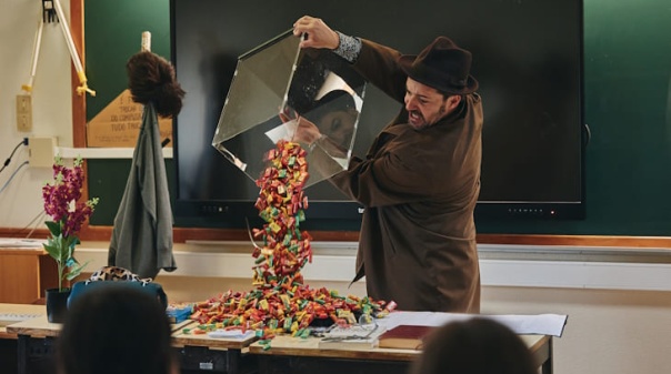 Estreada em mar&ccedil;o de 2025, pe&ccedil;a do Lama Teatro percorre o pa&iacute;s de norte a sul 