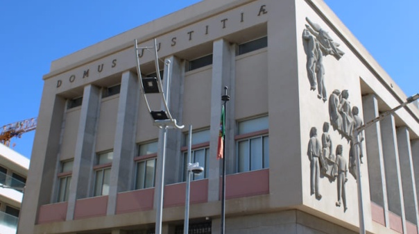 MP acusa dois homens que descarregaram haxixe na Praia do Amado 