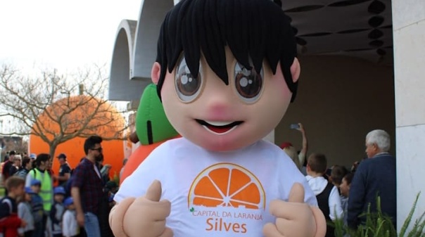 Raquel Tavares, Matias Dam&aacute;sio e o grupo Bandidos do Cante atuam na 10.&ordf; Mostra Silves Capital da Laranja