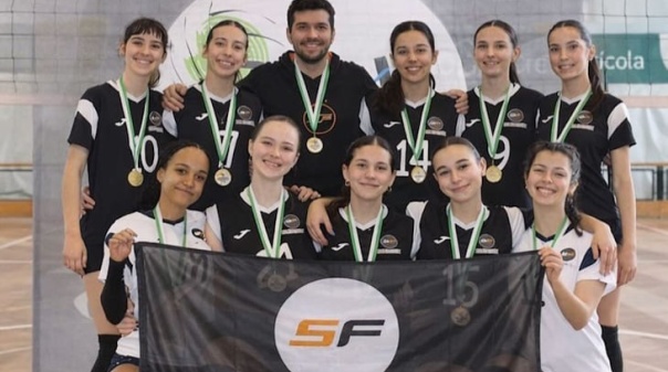 Voleibol feminino do S&atilde;o Francisco AD arrecadou Ta&ccedil;a AVAL