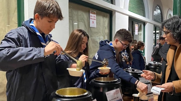 Escuteiros de Tavira reuniram 22 restaurantes para a 3&ordf; edi&ccedil;&atilde;o do Sopas no Mercado
