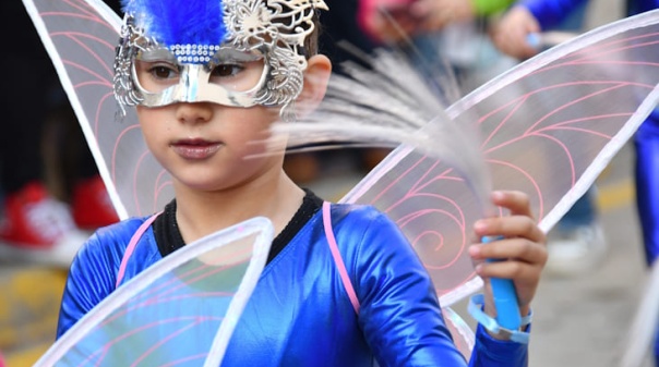 Desfile infantil d&aacute; mote para Carnaval em Tavira