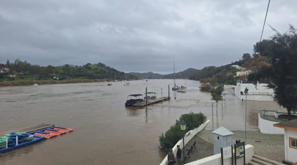 V&aacute;rias &aacute;reas continuam inundadas em Alcoutim junto ao rio Guadiana