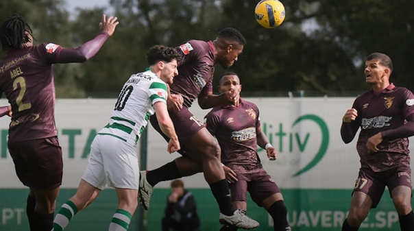 II Liga: Sporting B vence Portimonense em jogo com duas reviravoltas