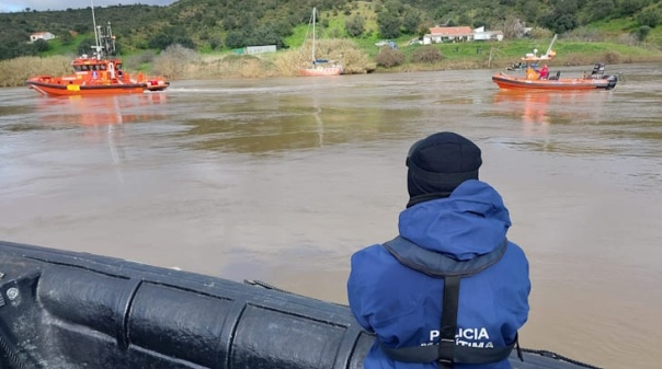 Autoridade Mar&iacute;tima Nacional apoia buscas por homem desaparecido no rio Guadiana