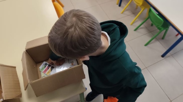 Alunos das AEC de Vila do Bispo aprendem a preparar kit de emerg&ecirc;ncia