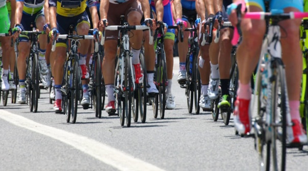 Volta ao Algarve: Ayuso e Almeida perspetivaram duelo assente numa rivalidade saud&aacute;vel