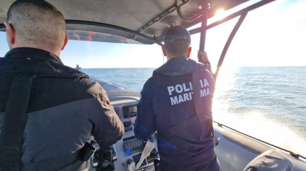 Buscas por jovem turista desaparecido na praia da Arrifana retomadas na sexta-feira
