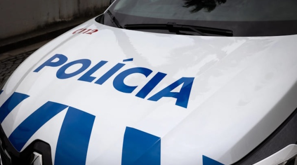 Jovem de 16 anos baleado em Olh&atilde;o foi transferido para um hospital em Lisboa