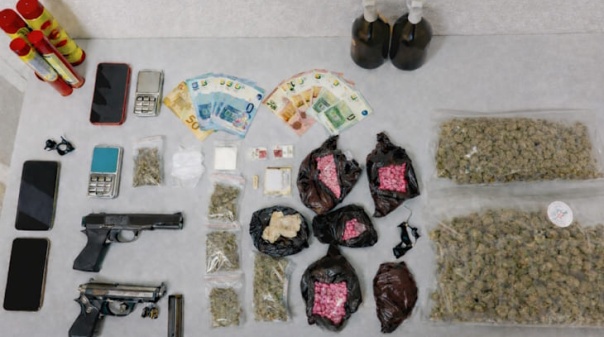 PSP realiza tr&ecirc;s interven&ccedil;&otilde;es em Portim&atilde;o e det&eacute;m cinco homens