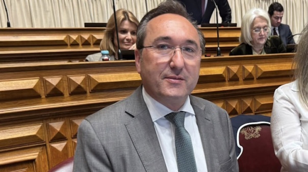 V&iacute;tor Guerreiro tomou posse como deputado eleito do PS pelo Algarve