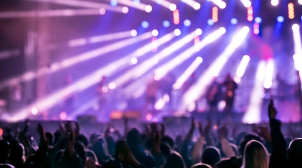 Primeira fase da venda de bilhetes para a Semana Acad&eacute;mica esgota em pouco mais de tr&ecirc;s horas  