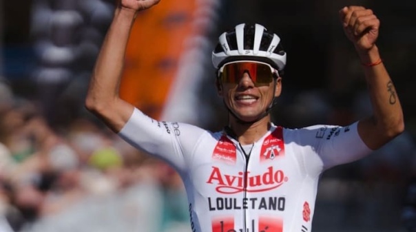 Argentino Nicol&aacute;s Tivani triunfa na Cl&aacute;ssica da Primavera