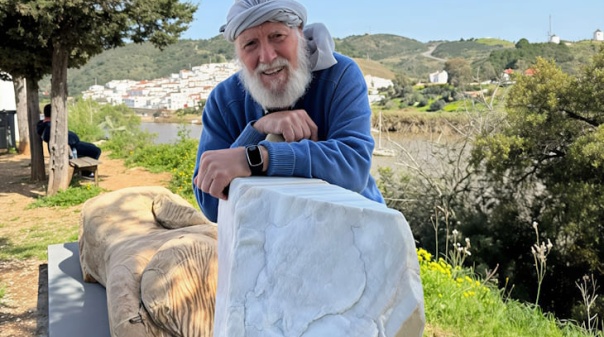Alcoutim inaugura escultura de artista espanhol dedicada &agrave;s mulheres v&iacute;timas de abuso