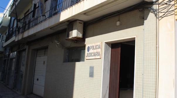 PJ de Portim&atilde;o det&eacute;m jovem por abuso sexual de menina junto &agrave; escola de ambos