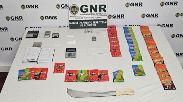 GNR de Albufeira deteta droga em ve&iacute;culo 