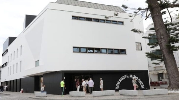 P&uacute;blico convidado a descobrir &ldquo;bastidores&rdquo; do Teatro Municipal  Ant&oacute;nio Pinheiro