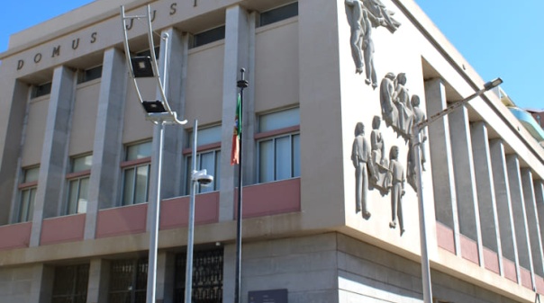 Homem procurado por Fran&ccedil;a detido pela PJ ap&oacute;s liberta&ccedil;&atilde;o da pris&atilde;o