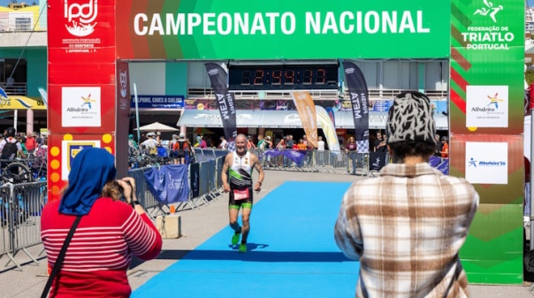 XII edi&ccedil;&atilde;o do Triatlo de Albufeira contou com a presen&ccedil;a de mais de 300 atletas