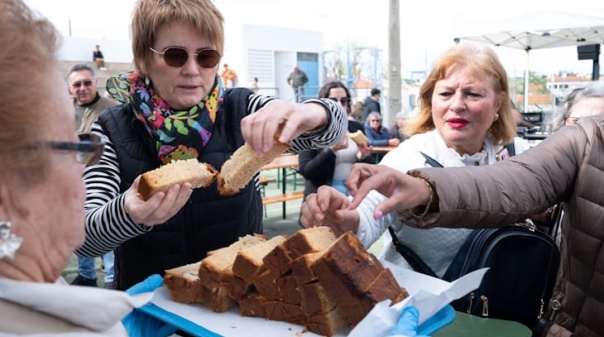 No Domingo de P&aacute;scoa h&aacute; Prova do Folar na Guia