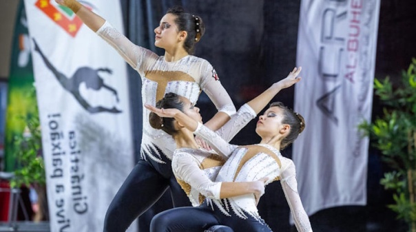 450 atletas de 21 clubes participaram na Ta&ccedil;a de Portugal de Gin&aacute;stica Acrob&aacute;tica em Albufeira