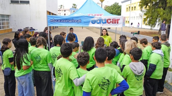 Alunos e professores de escola em Olh&atilde;o plantaram minifloresta Miyawaki