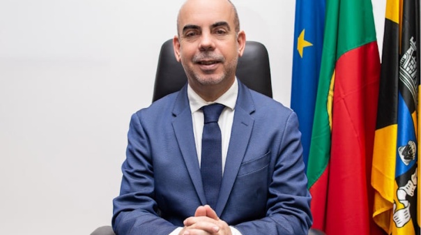 Confedera&ccedil;&atilde;o do Desporto de Portugal distinguiu presidente da C&acirc;mara de Lagoa