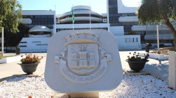 C&acirc;mara Municipal de Albufeira foi alvo de buscas 