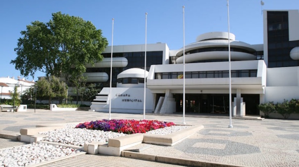 Albufeira nega discrimina&ccedil;&atilde;o e confirma colabora&ccedil;&atilde;o com investiga&ccedil;&atilde;o do Minist&eacute;rio P&uacute;blico