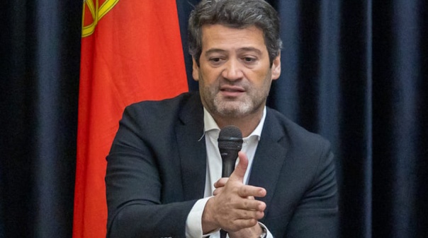Ventura pede ao Minist&eacute;rio P&uacute;blico que esclare&ccedil;a fundamentos das buscas na C&acirc;mara de Albufeira 