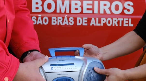 Comunidade de S&atilde;o Br&aacute;s de Alportel entregou 27 toneladas de equipamentos el&eacute;tricos aos bombeiros volunt&aacute;rios