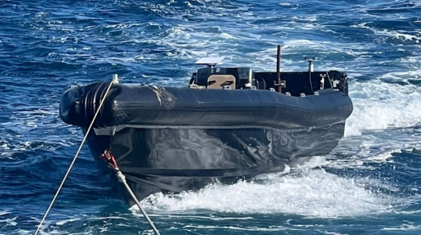 Duas lanchas apreendidas e sete detidos ao largo do Algarve por suspeitas de tr&aacute;fico