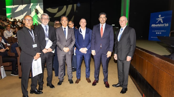 Albufeira recebeu nomes de refer&ecirc;ncia do futebol portugu&ecirc;s 