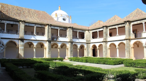 Faro recebe obras do Museu de Arte Antiga num di&aacute;logo sobre como "Olhar a paisagem"