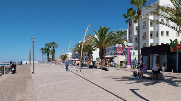 H&aacute; &ldquo;Terras Raras&rdquo; por descobrir na Galeria da Pra&ccedil;a do Mar, em Quarteira