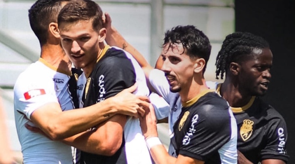 II Liga: Farense vence Sporting B e sai da zona de descida 