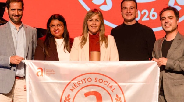 Projeto &ldquo;Cuidar de Quem Cuidou&rdquo; do munic&iacute;pio de VRSA distinguido com Bandeira de M&eacute;rito Social
