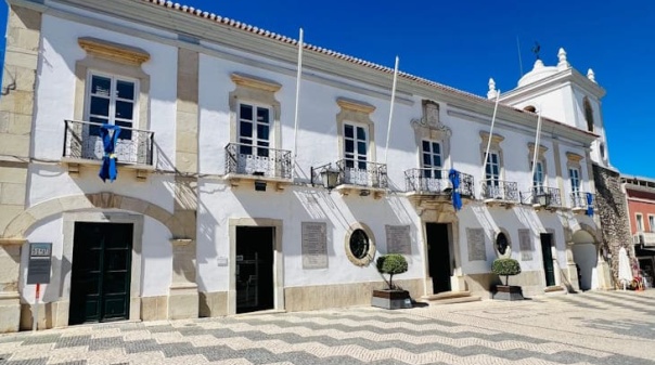 Loul&eacute; vai formar um la&ccedil;o azul humano pela preven&ccedil;&atilde;o dos maus-tratos na inf&acirc;ncia