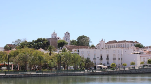 Exposi&ccedil;&atilde;o retrata constru&ccedil;&atilde;o de bairros em Tavira ap&oacute;s o 25 de Abril