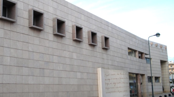 Biblioteca Municipal de Faro celebra 25 anos com programa cultural especial