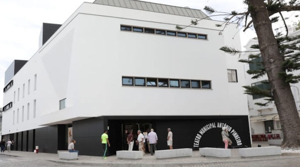 Tavira celebra dan&ccedil;a e jazz no Teatro Municipal Ant&oacute;nio Pinheiro