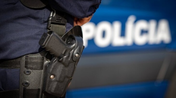 PSP det&eacute;m homem com 3.500 doses de hero&iacute;na em Lagos