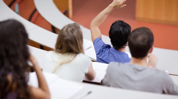 Estudantes do concelho de Loul&eacute; que frequentam ensino superior v&atilde;o ser apoiados com bolsas de estudo 