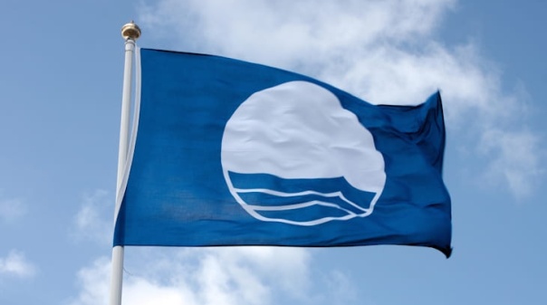 Bandeira Azul: Algarve conta este ano com 94 galard&otilde;es 