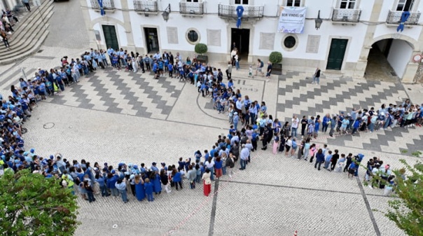 La&ccedil;o Azul de Loul&eacute; alertou para os maus-tratos a crian&ccedil;as e jovens