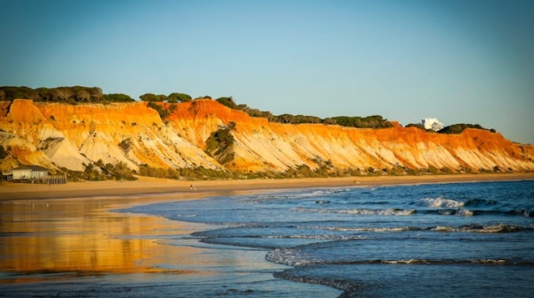 Praia da Fal&eacute;sia classificada como a 8&ordf; melhor do mundo
