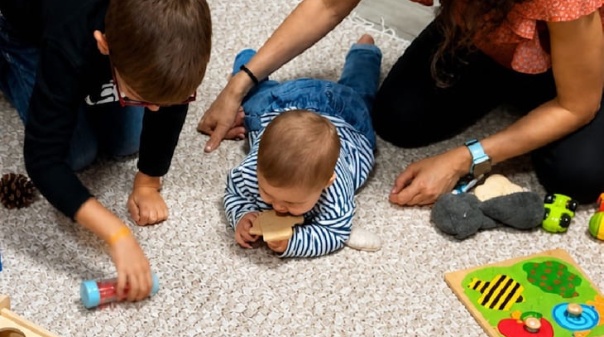 Biblioteca Municipal de Lagoa promove "Brincadeiras Sensoriais" para beb&eacute;s e fam&iacute;lias