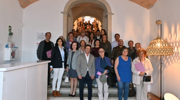 Loul&eacute; apoia associativismo local e anuncia inten&ccedil;&atilde;o de preparar candidatura a Capital da Cultura 2028